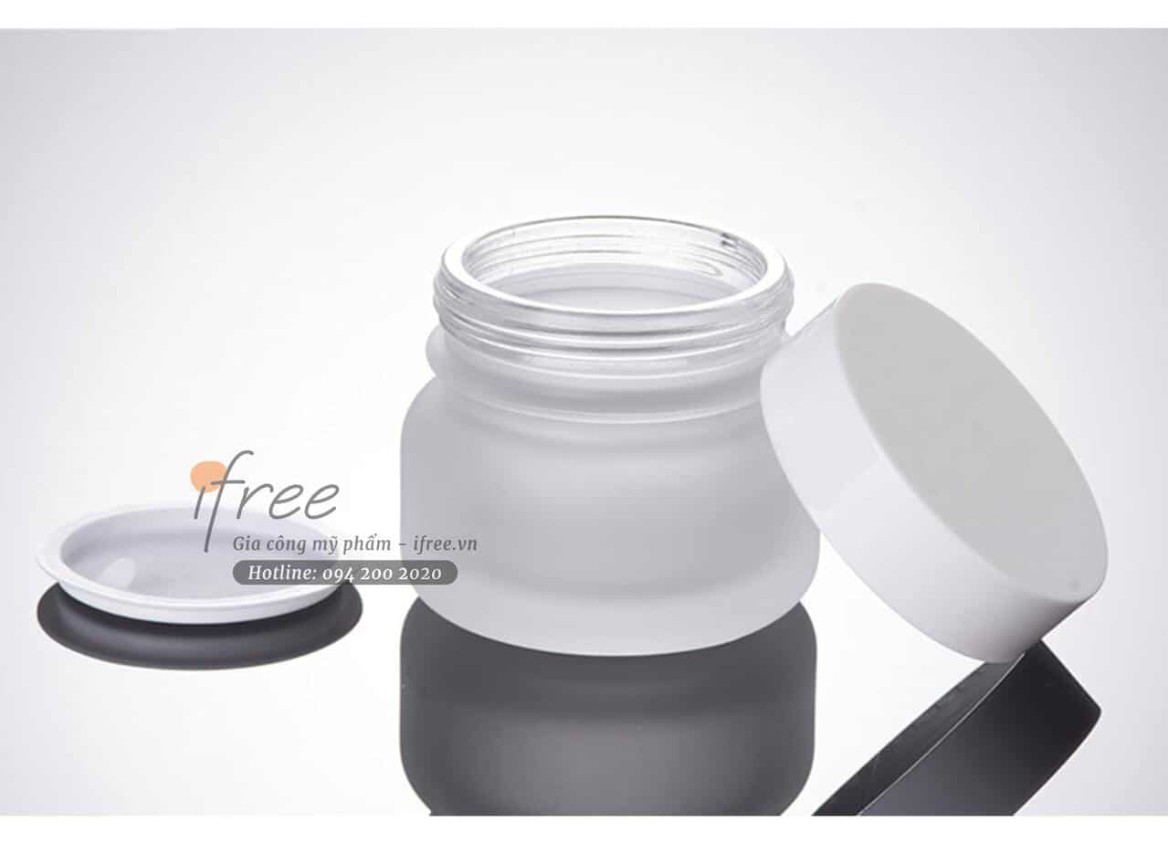 Gia công Kem dưỡng da chống lão hóa 3 hũ thủy tinh nắp trắng - chai lọ mỹ phẩm