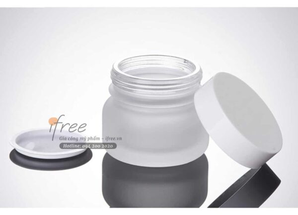 Gia công Kem trị nám 14 ngày cao cấp 17 hũ thủy tinh nắp trắng